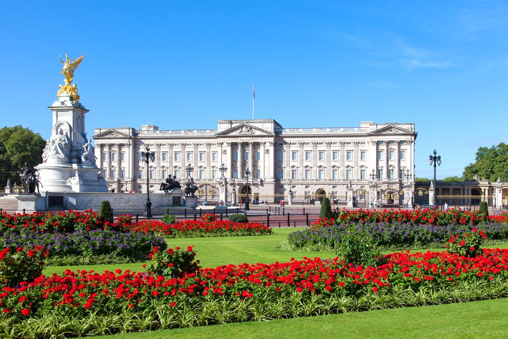 Buckingham Palace en Londres, residencia oficial de la monarquía inglesa e Isabel II