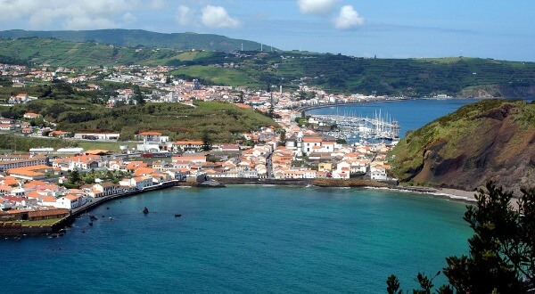 Bahía de Horta, en la isla de Faial, Azores, Portugal