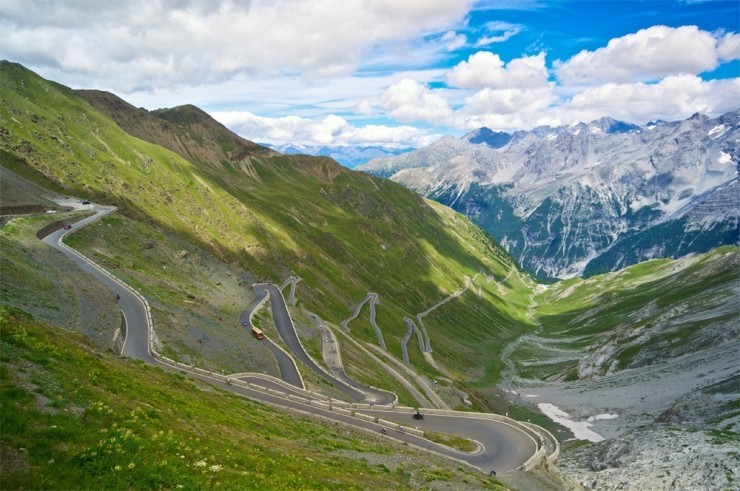 15 carreteras panorámicas para un road trip. carretera Stelvio en italia