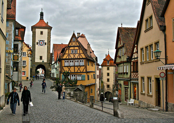 Calles del pueblo de pinocho en austria