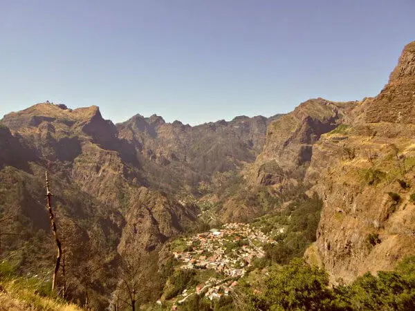 Eira do Serrado, Madeira Eira do serrado