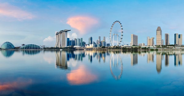 skyline de Singapur desde el agua