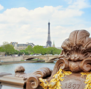 torre eiffel desde uno de los puentes