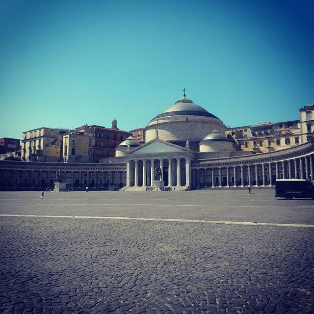 piazza-plebiscito-napoli