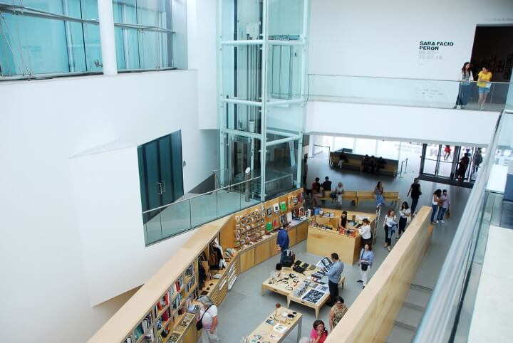 Interior del Museo de Arte LatinoAmericano de Buenos Aires MALBA