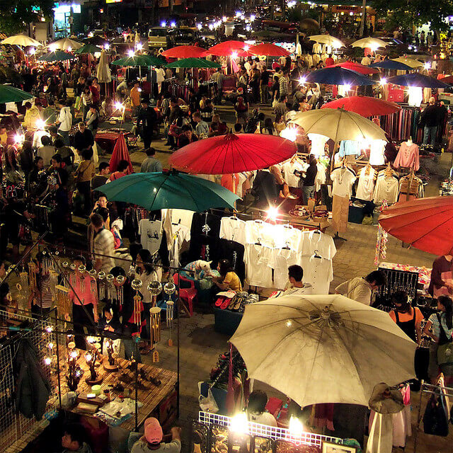 mercado de noche en chiang mai