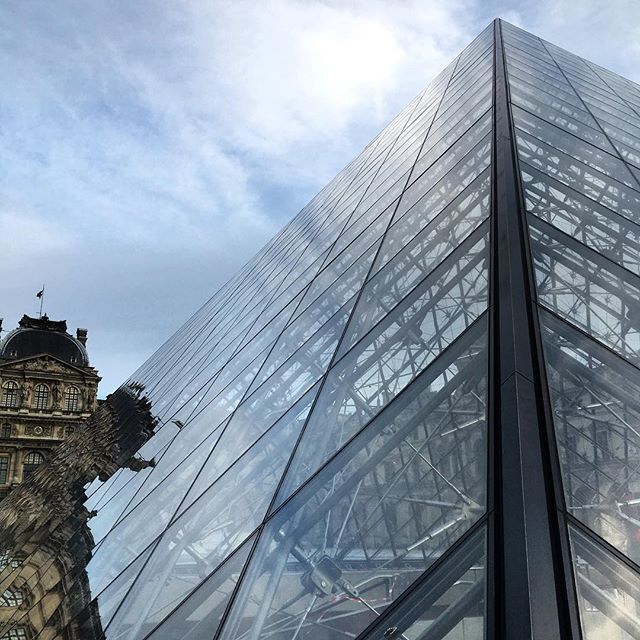 museo del louvre en parís