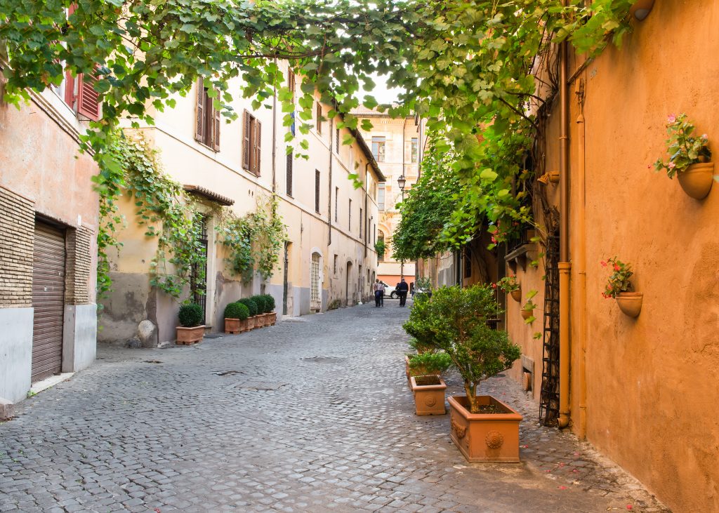 Calle del barrio de Trastevere, una de las cosas que ver en Roma