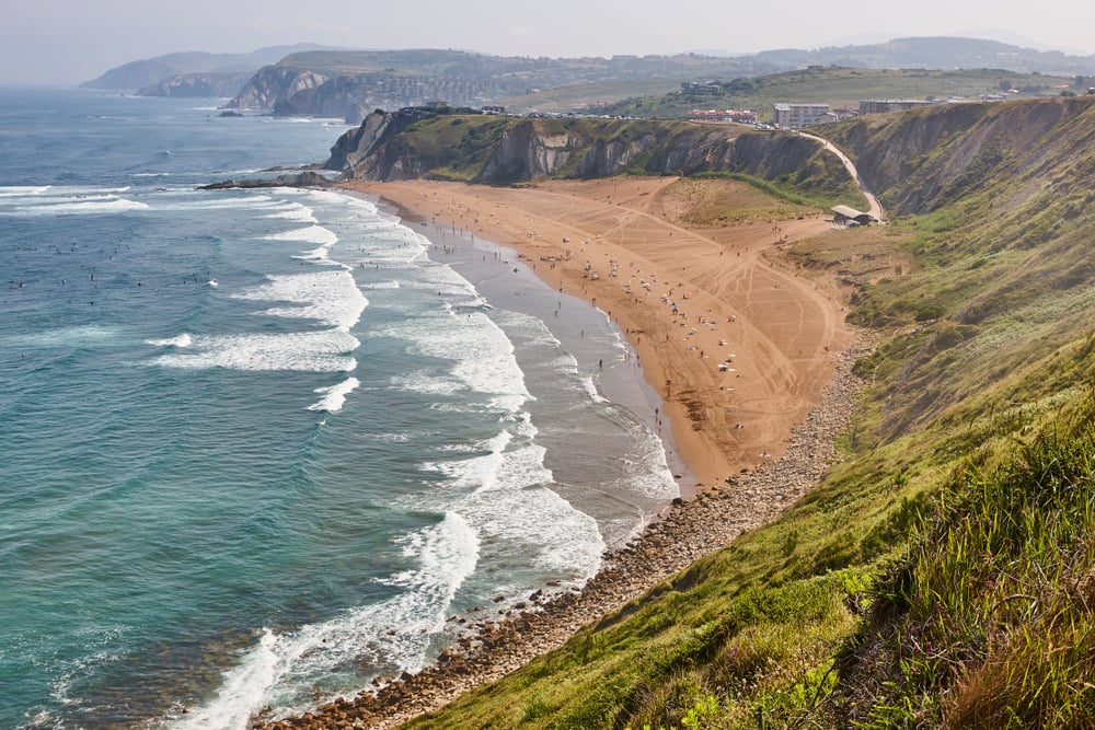 Playa Barinatxe en el pueblo de Sopela, Bilbao