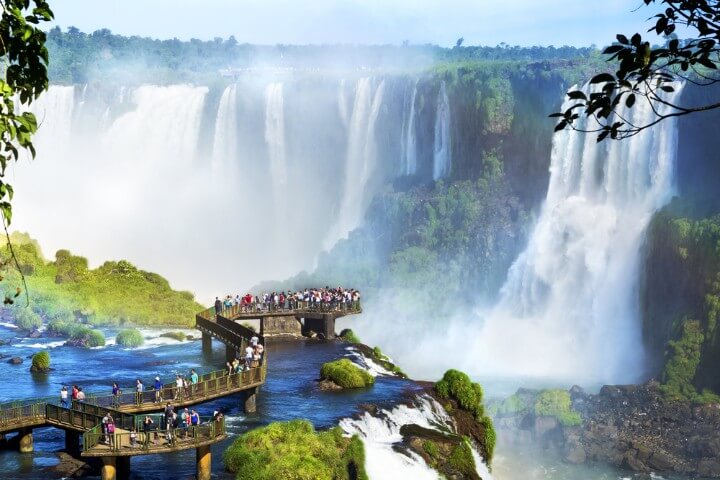 Pasarelas recorrido de las Cataratas de Igauzú