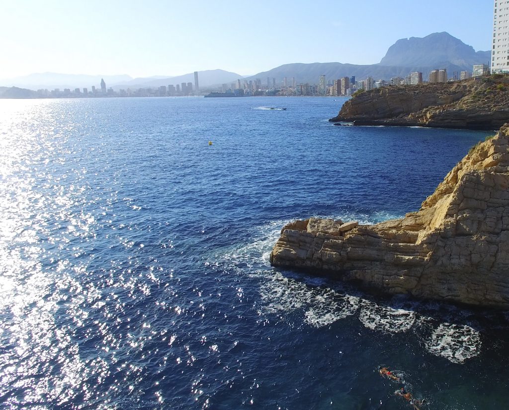 Costa de Benidorm, en la Comunitat Valenciana, con vista desde el mar.