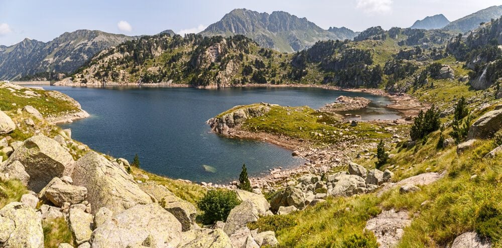 Lago Colomèrs de la ruta de los Lagos del Circ de Colomèrs en el Pirineo Catalán, Lleida
