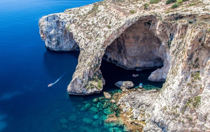 Arcos de roca de la famosa Gruta Azul, Malta