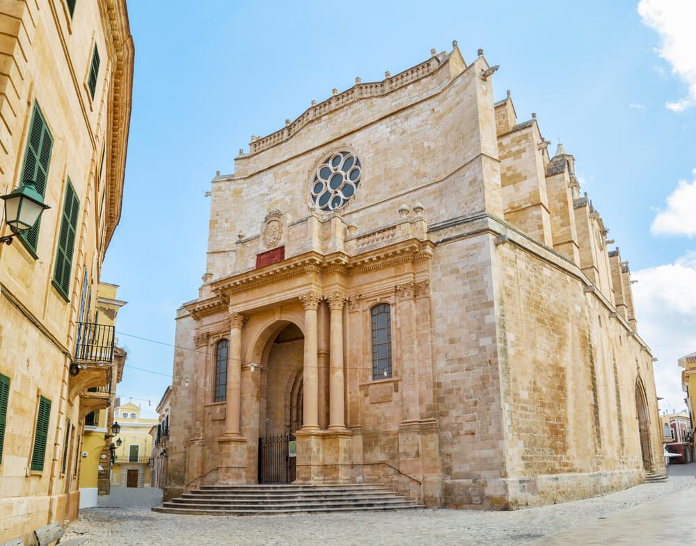 Fachada de la Catedral de Santa María de Ciutadella en Menorca