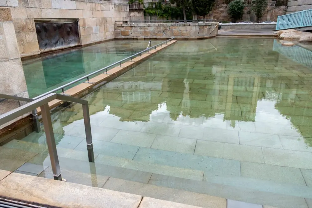 Piscina principal de las Termas As Burgas, en el centro de la ciudad de Ourense, Galicia