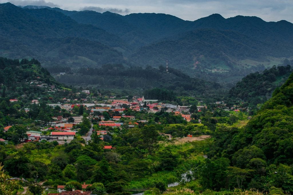 Población de Boquete en la región montañosa de Panamá, las Tierras Altas de Chiriquí