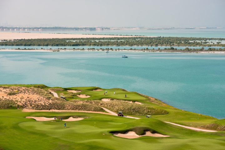 golf con vistas al mar