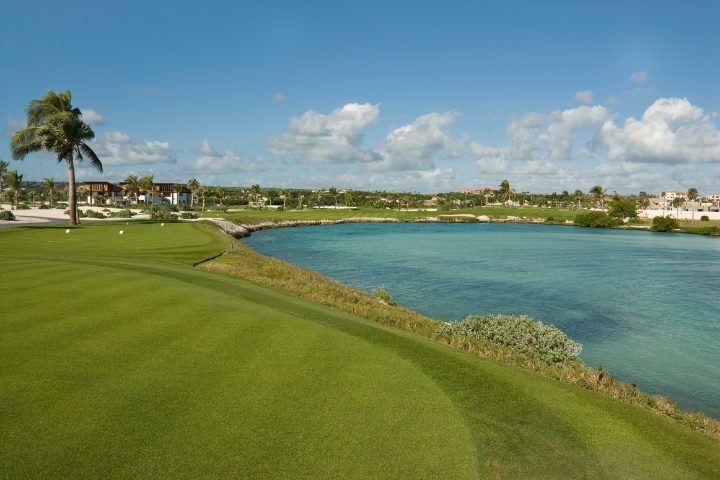 golf con vistas al mar en República Dominicana 
