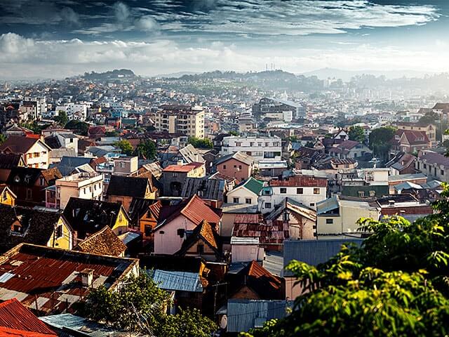 Reserva tu vuelo a Antananarivo con eDreams