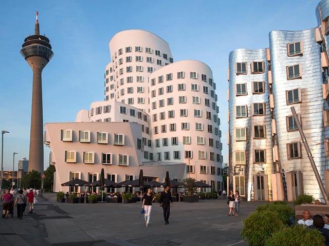 Reserva tu vuelo + hotel en Dusseldorf con eDreams.es