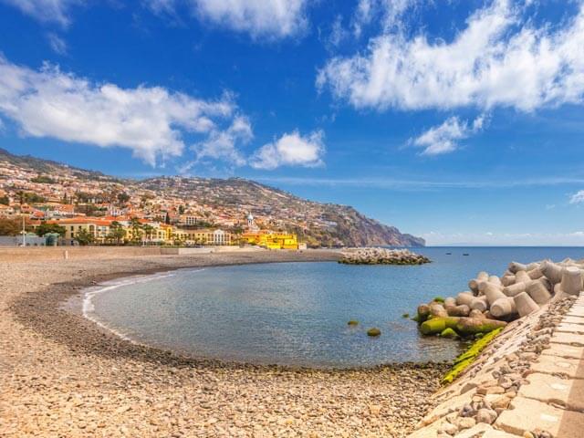 Reserva tu vuelo + hotel en Funchal con eDreams.es