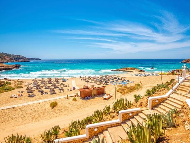 Reserva tu vuelo + hotel en Ibiza con eDreams.es
