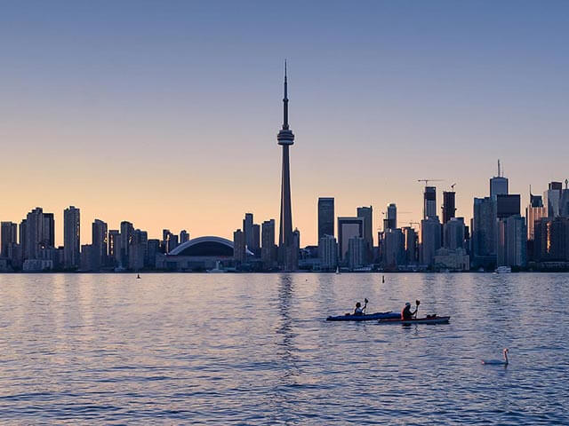 Reserva tu vuelo + hotel en Toronto con eDreams.es