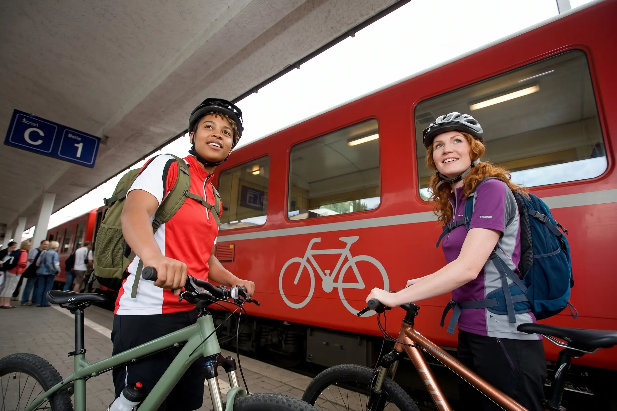 Viajar en tren por España con tu bicicleta: lo que permite cada compañía