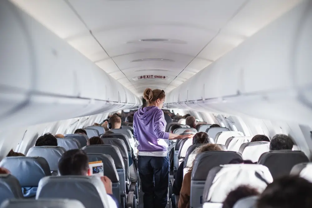 Pasajeros esperando pacientemente para desembarcar